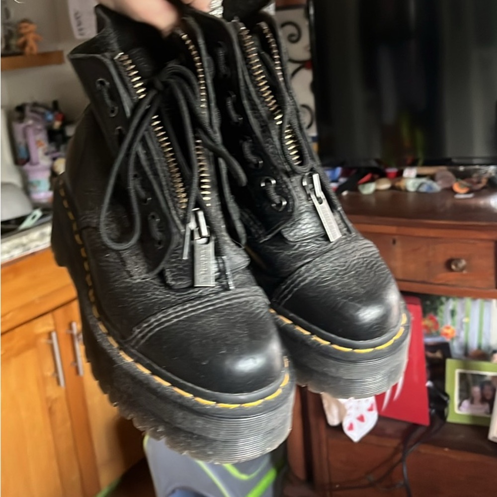 Platform Dr Martens with Zipper - Picture 2 of 6